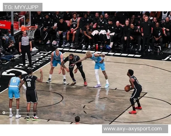 保罗乔治首秀表现平平仅得9分7板3助2帽全场限制在9分内